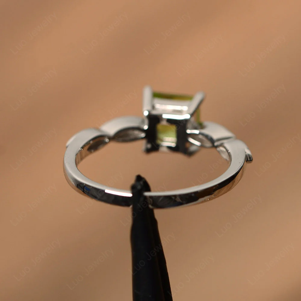 Princess Cut Peridot Ring - Image 3