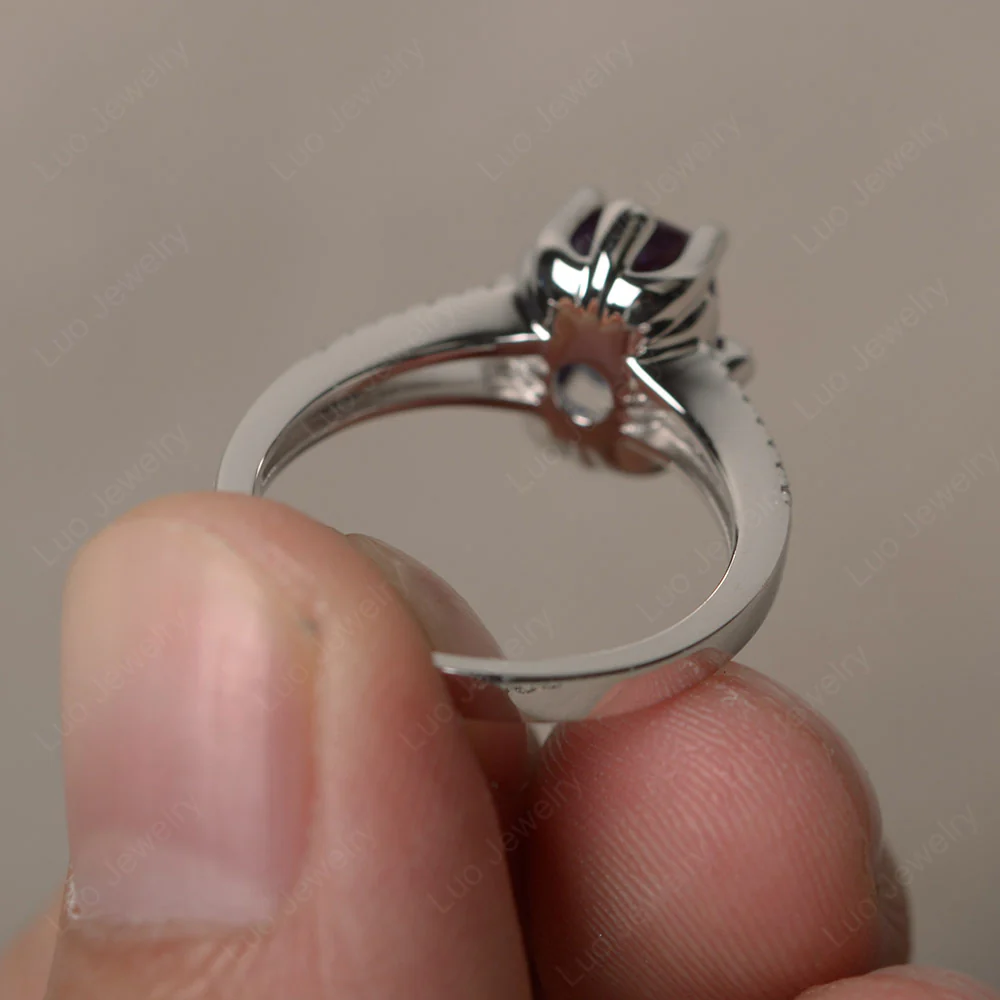 Rectangle Cushion Cut Alexandrite Ring - Image 2