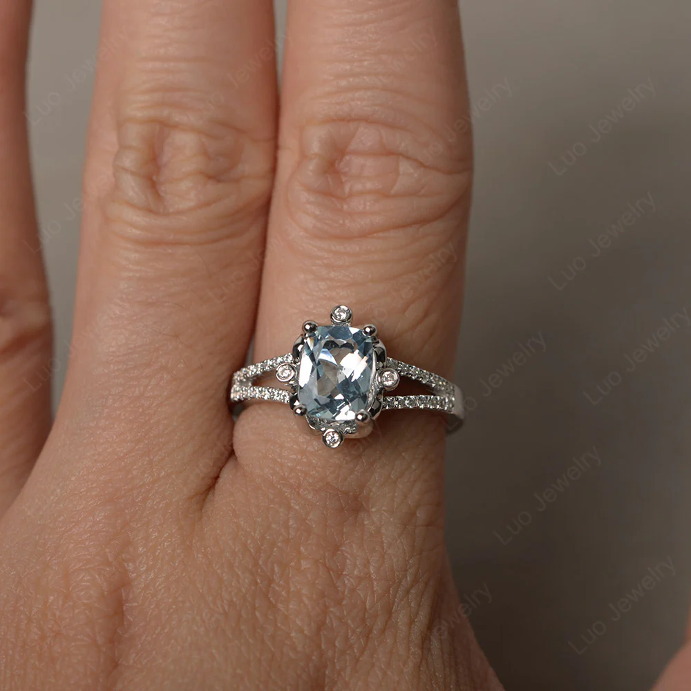 Rectangle Cushion Cut Aquamarine Ring - Image 3