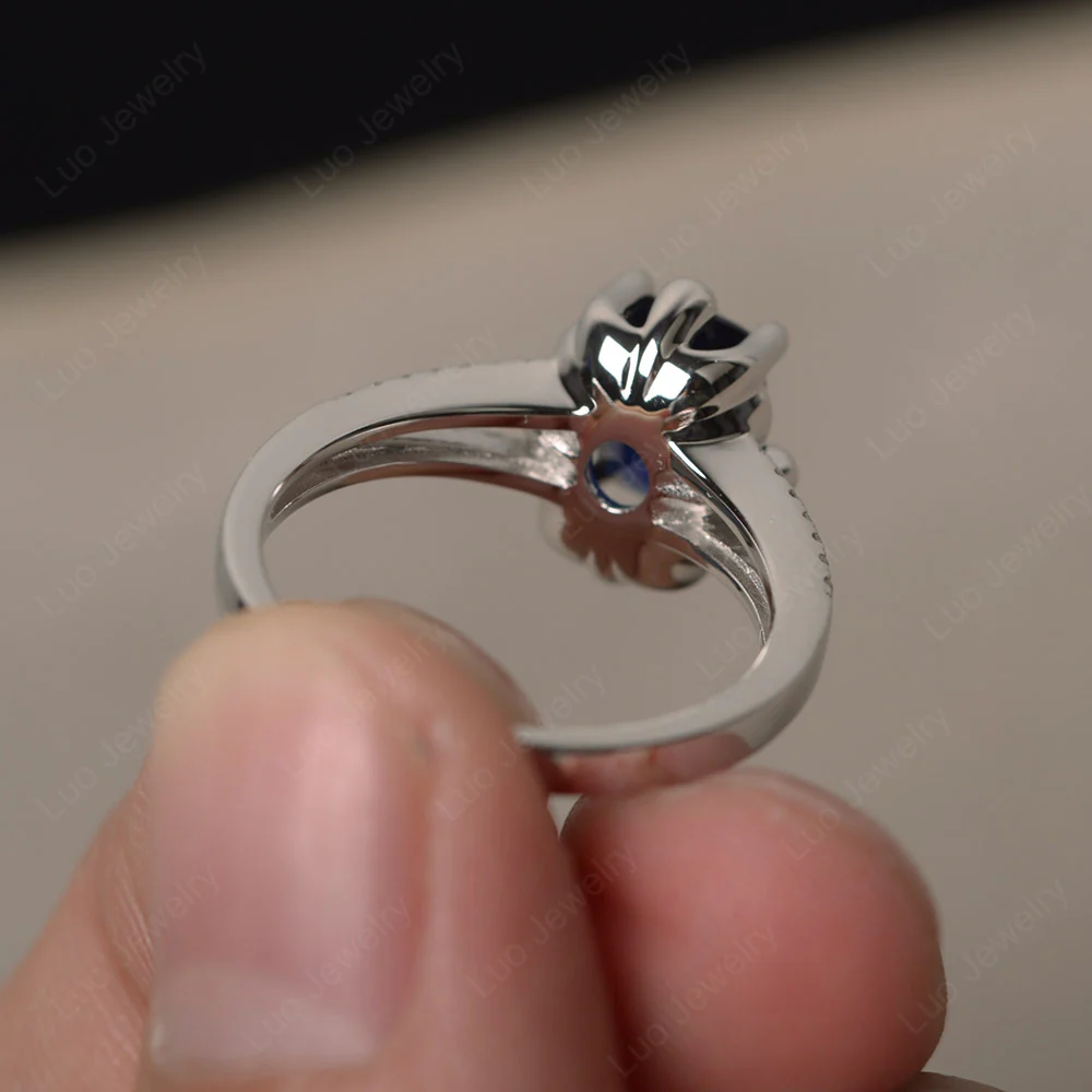 Rectangle Cushion Cut Sapphire Ring - Image 2