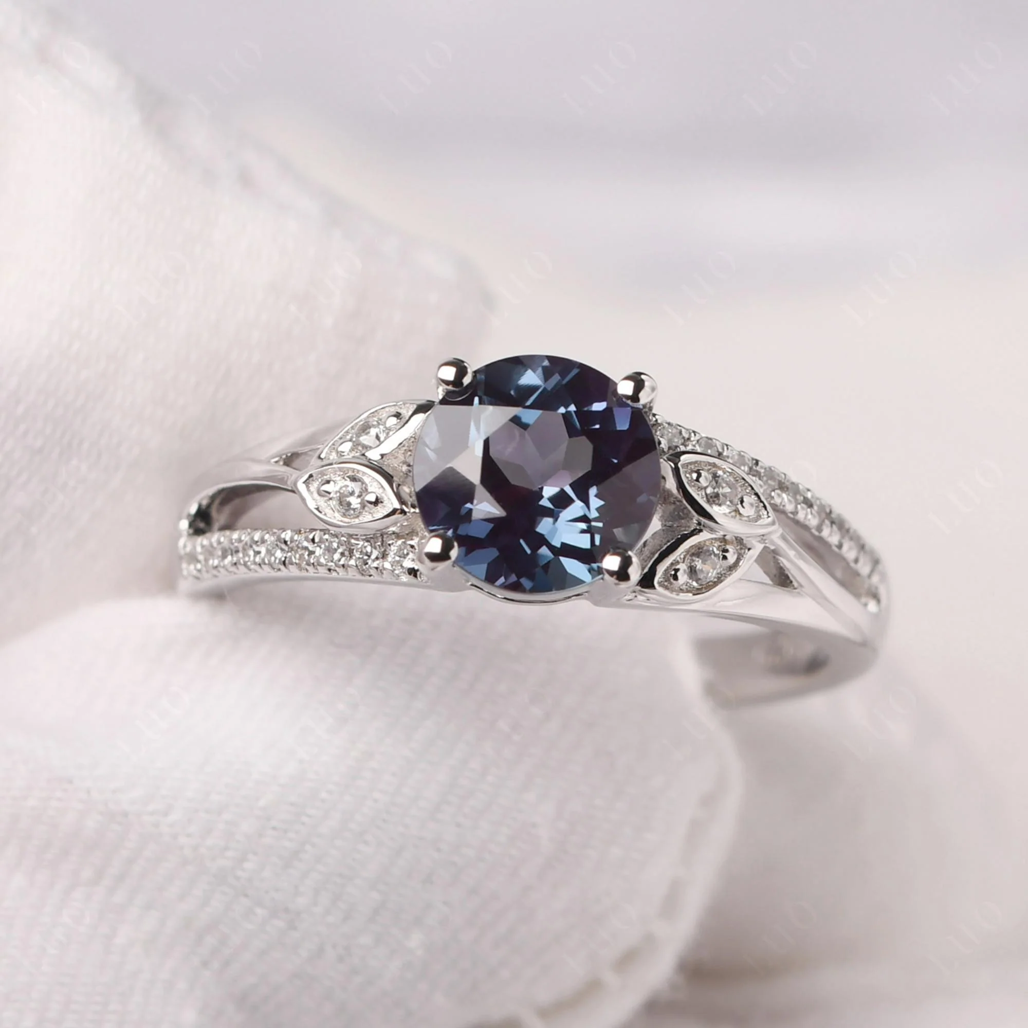 Leaf Inspired Alexandrite Engagement Ring - Image 10