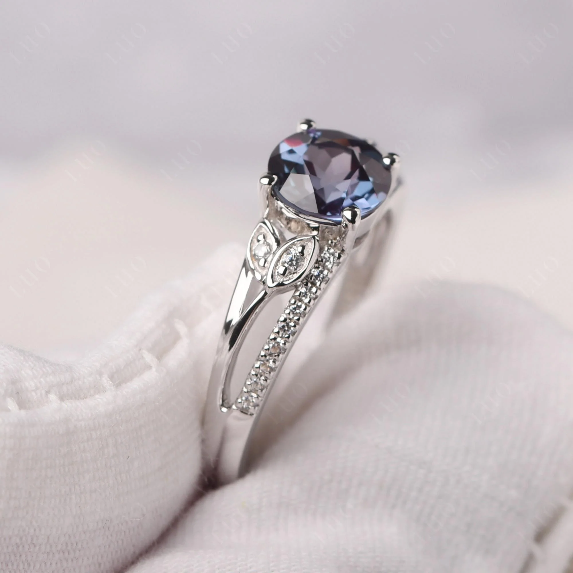 Leaf Inspired Alexandrite Engagement Ring - Image 11