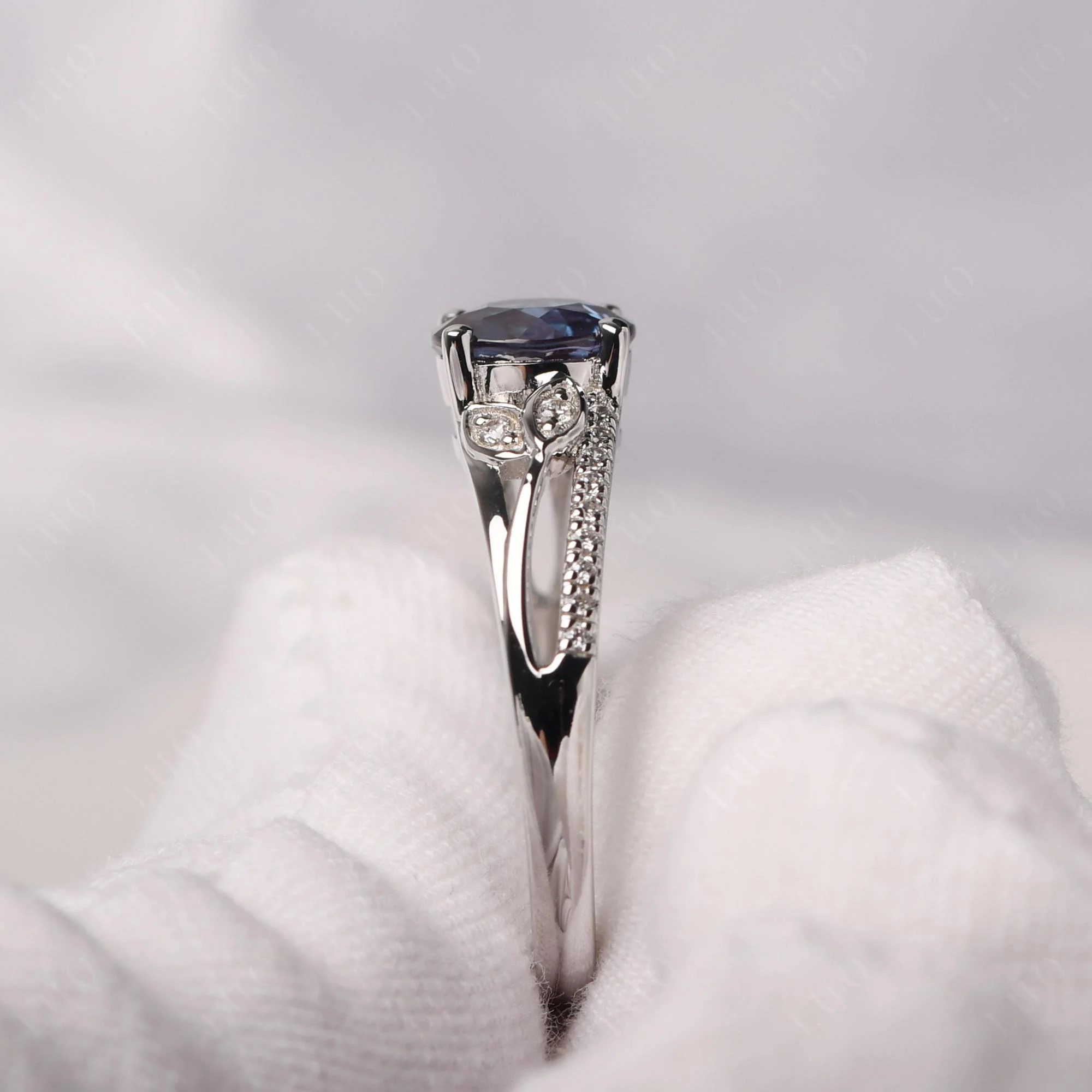 Leaf Inspired Alexandrite Engagement Ring - Image 13
