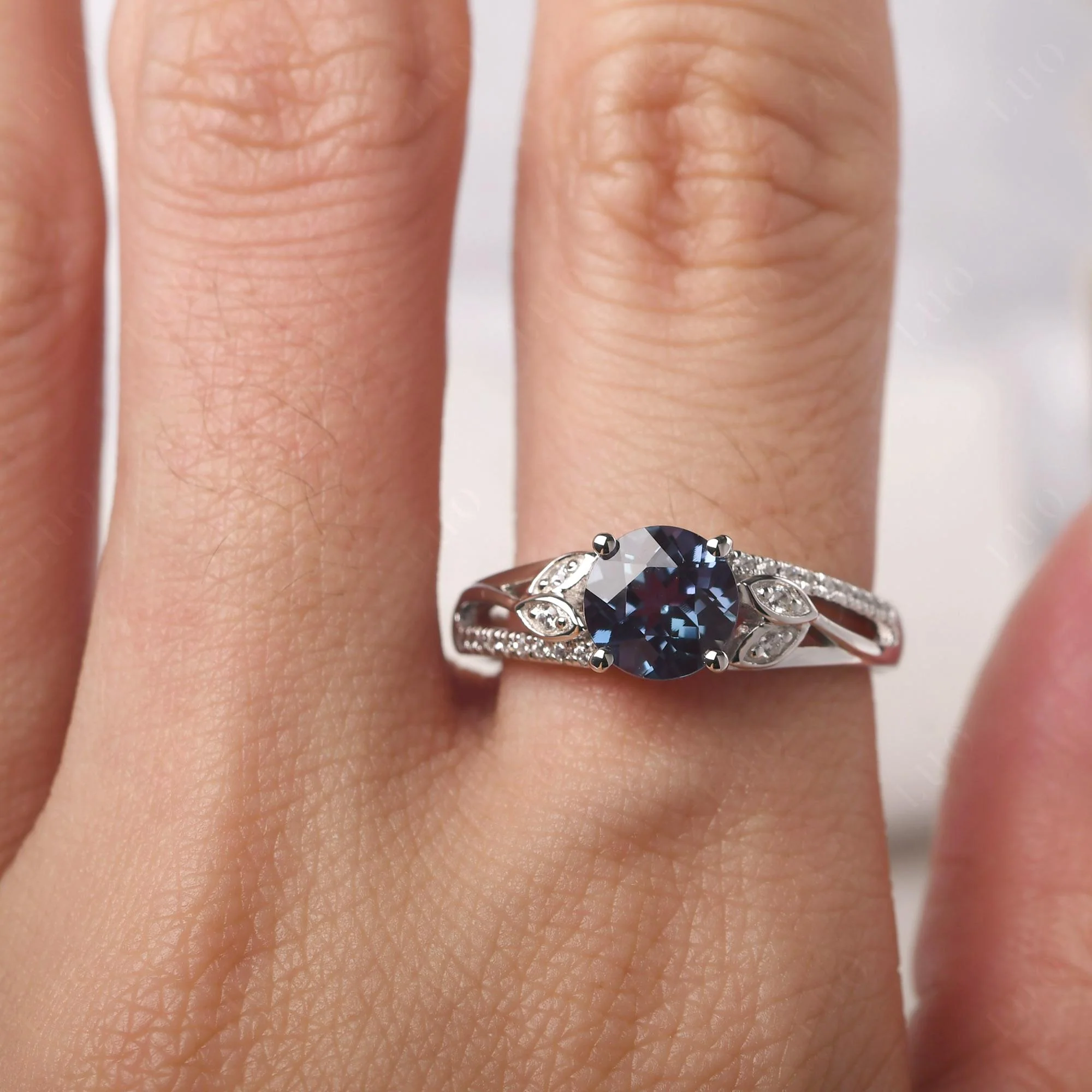 Leaf Inspired Alexandrite Engagement Ring - Image 14