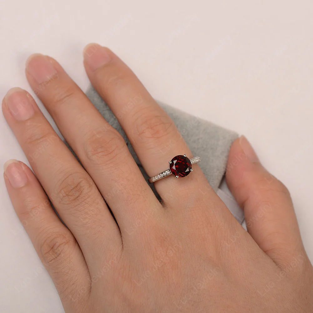 Round Cut Garnet Ring - Image 3