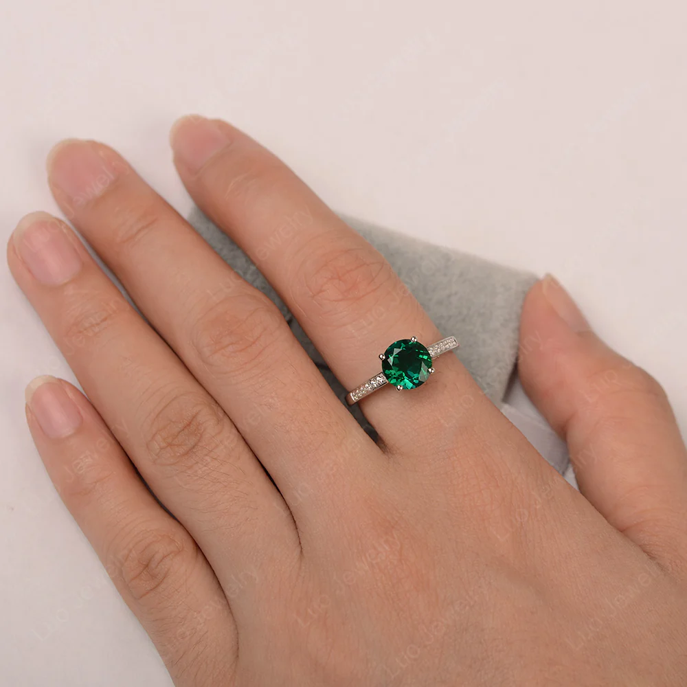Round Cut Emerald Ring - Image 2
