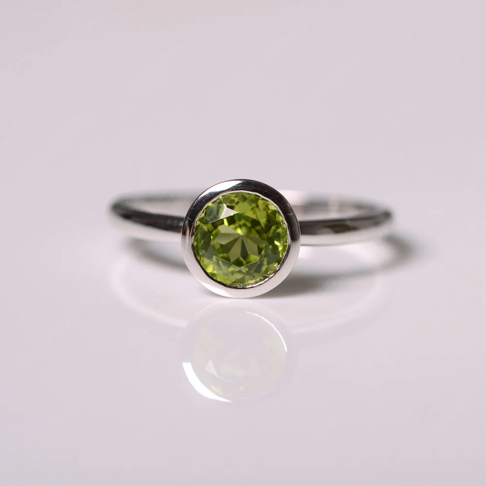 Round Peridot Bezel Set Engagement Ring - Image 3
