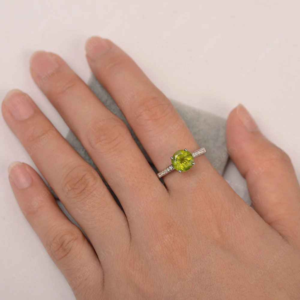 Round Cut Peridot Ring - Image 2