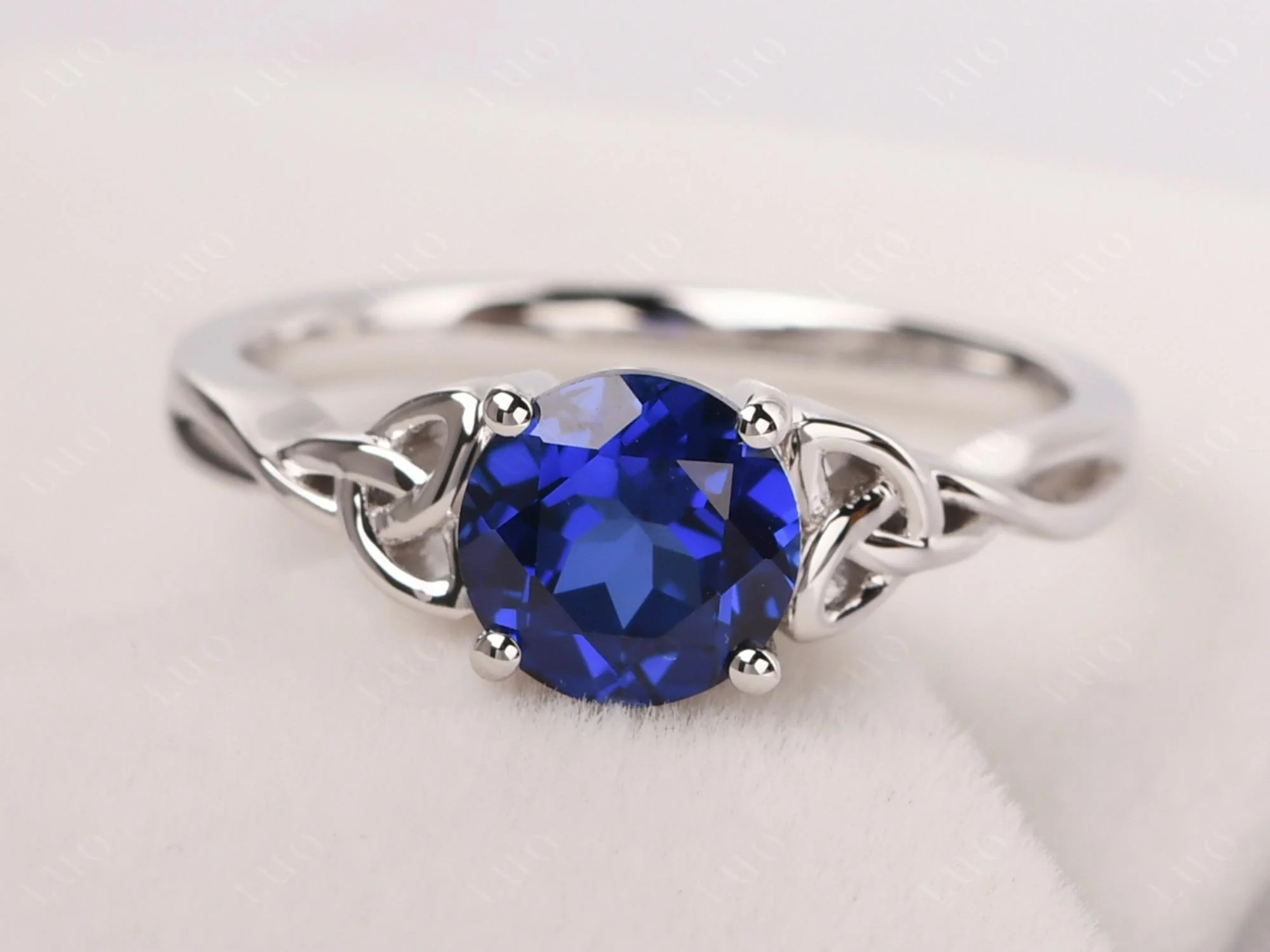 Round Cut Sapphire Celtic Ring - Image 29