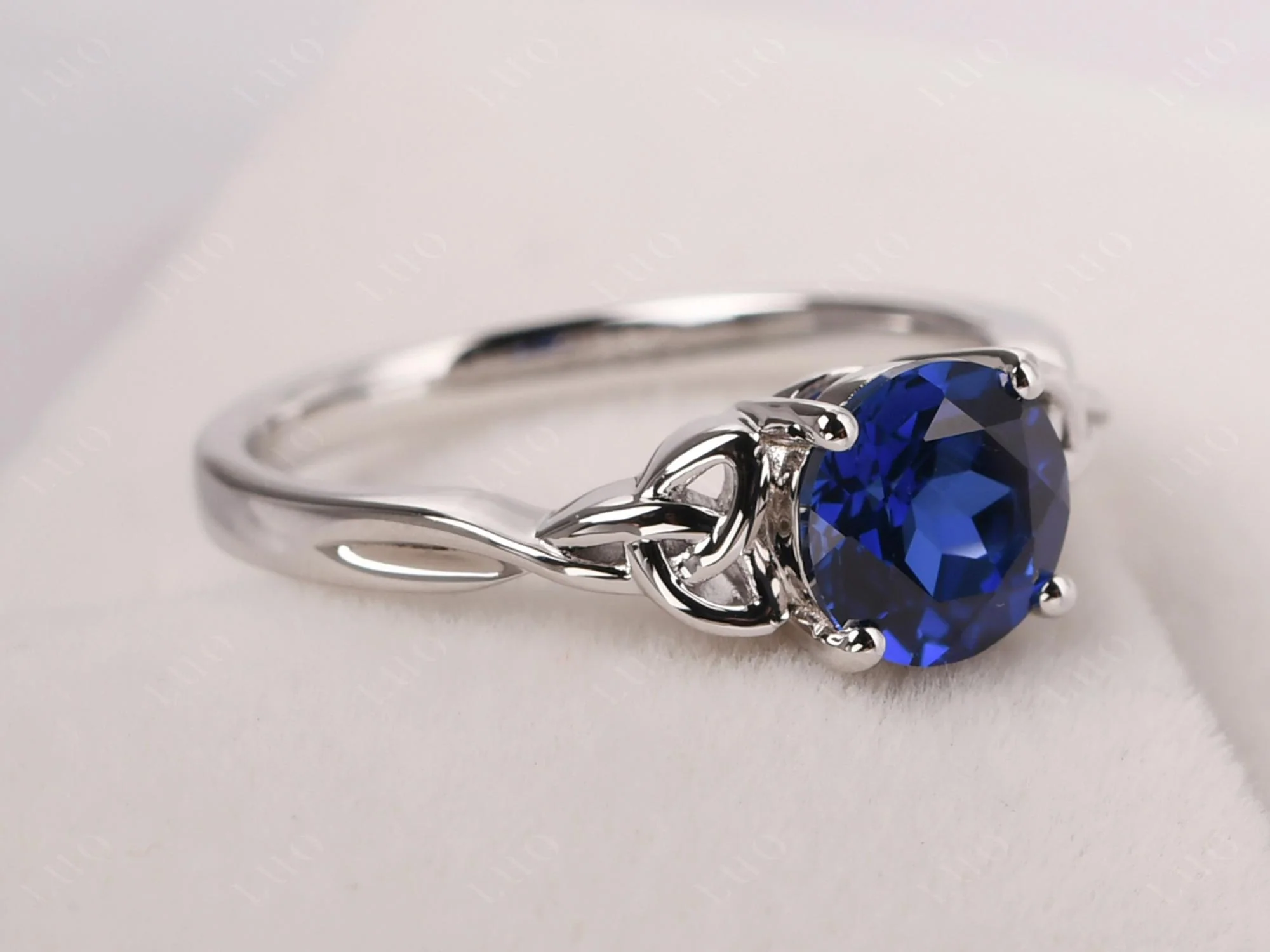 Round Cut Sapphire Celtic Ring - Image 30