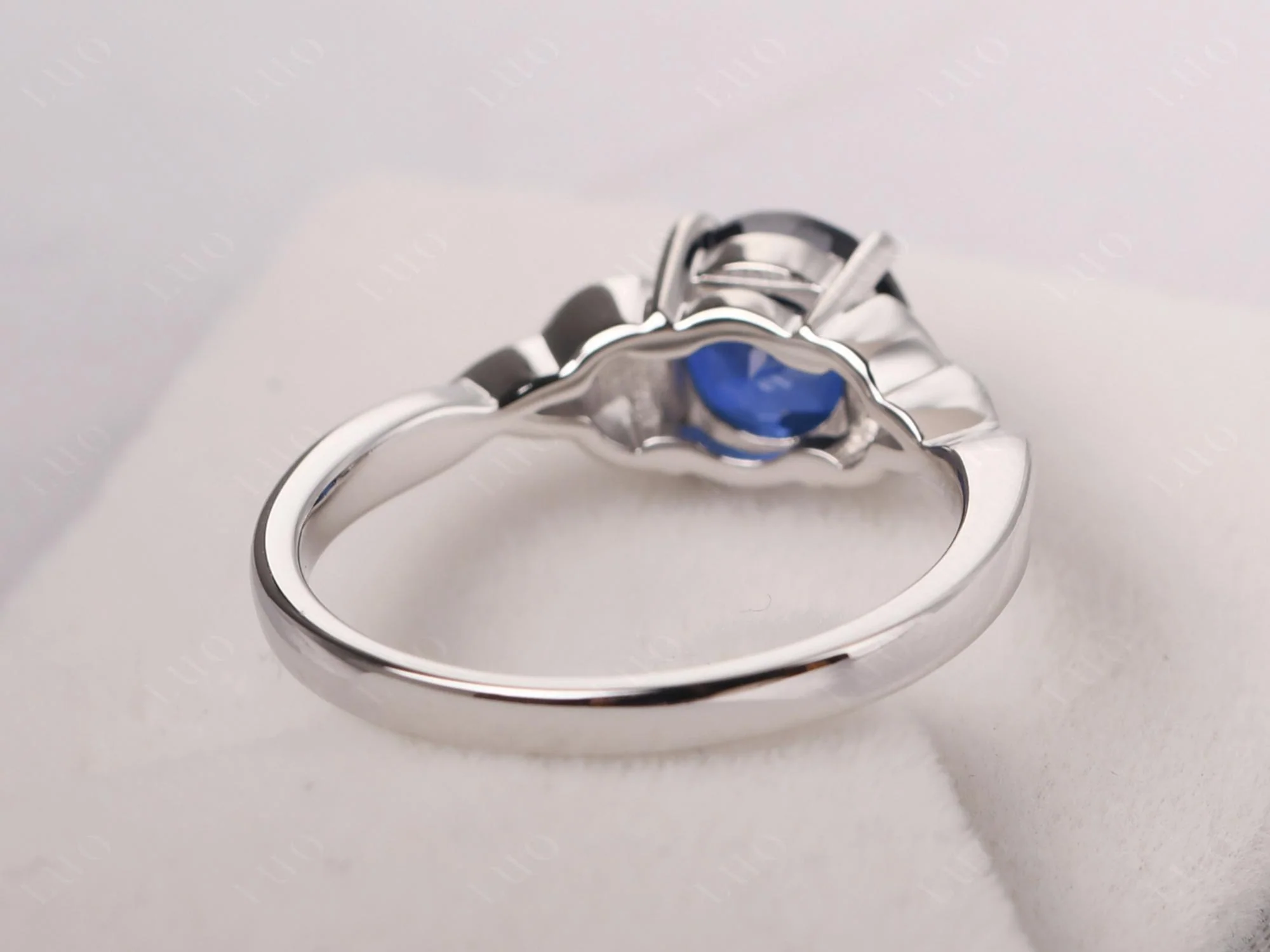 Round Cut Sapphire Celtic Ring - Image 31