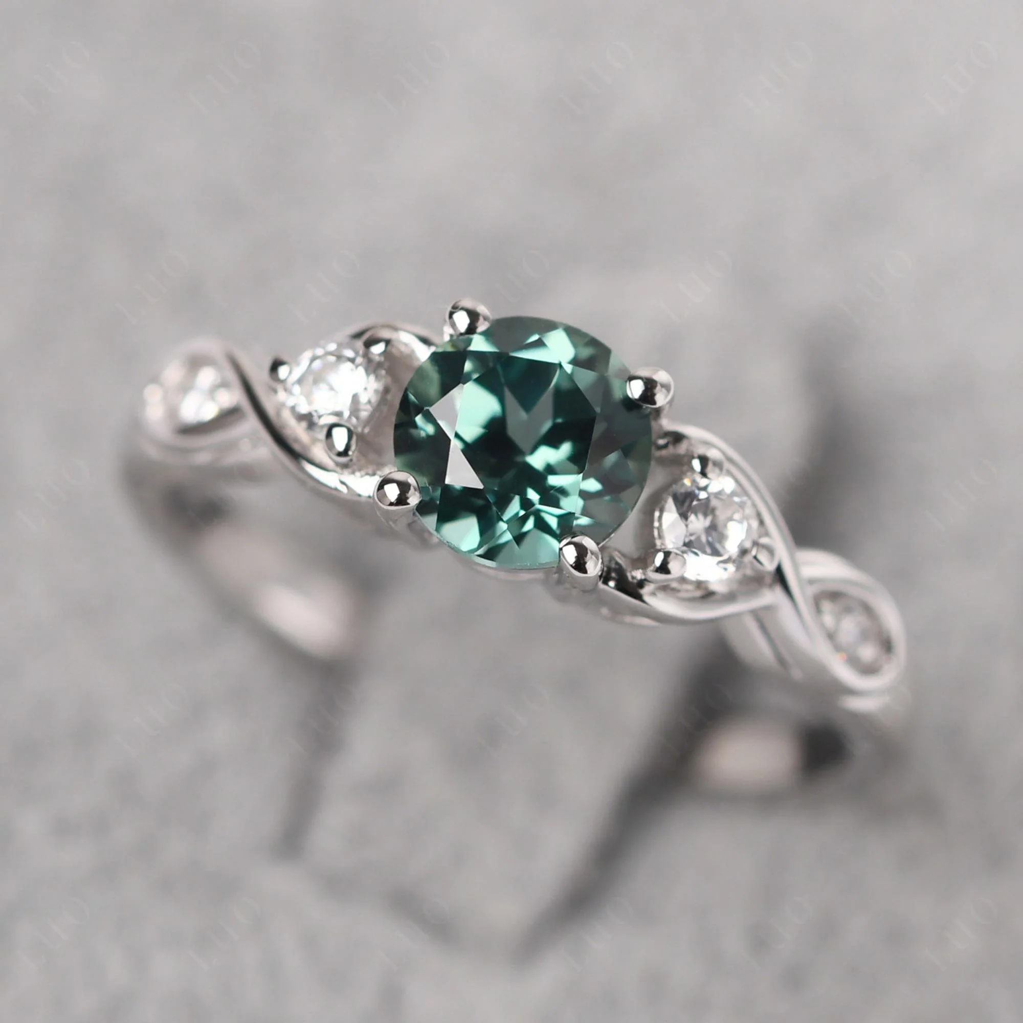 Green Sapphire Twisted Ring - Image 29