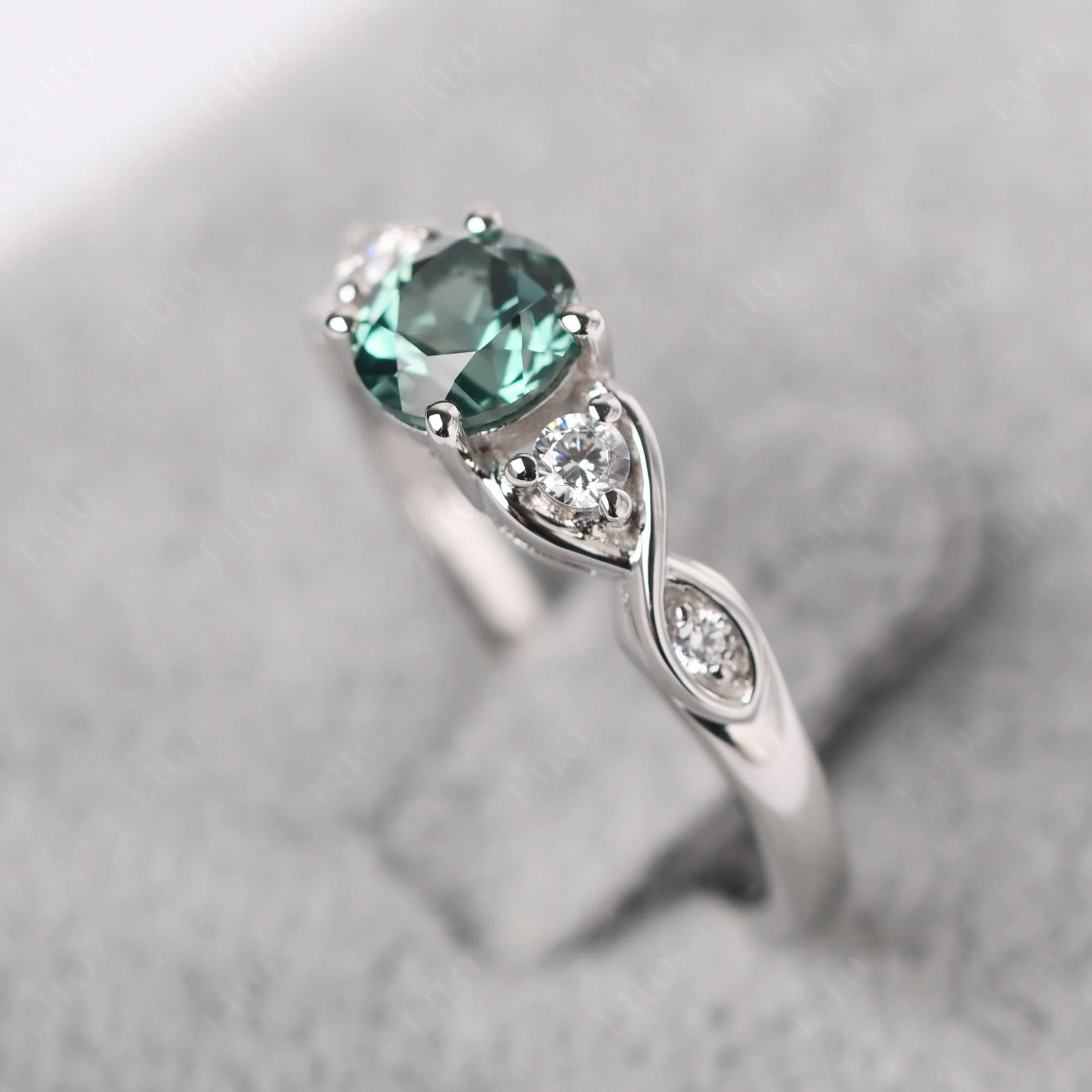 Green Sapphire Twisted Ring - Image 31