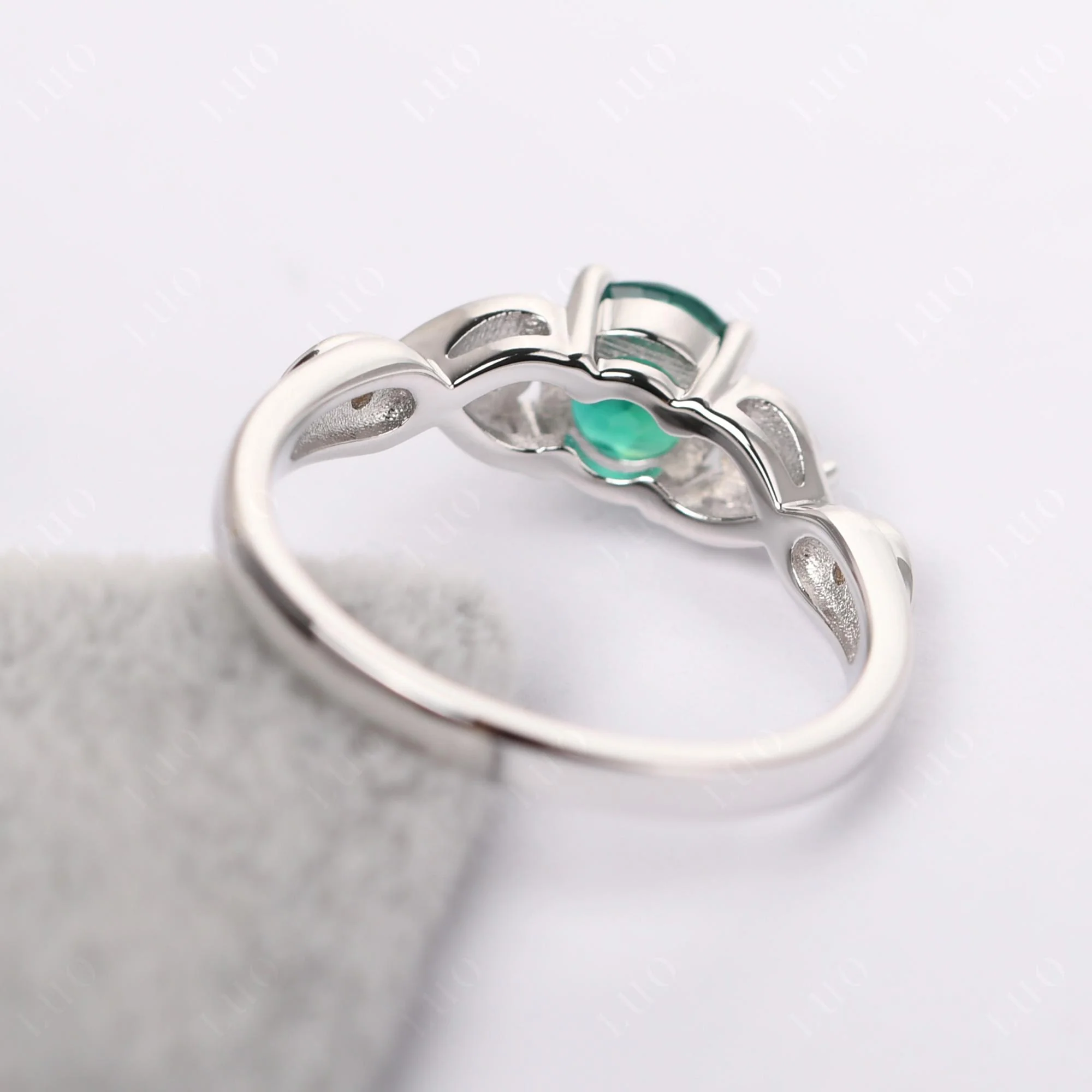 Emerald Twisted Ring - Image 32