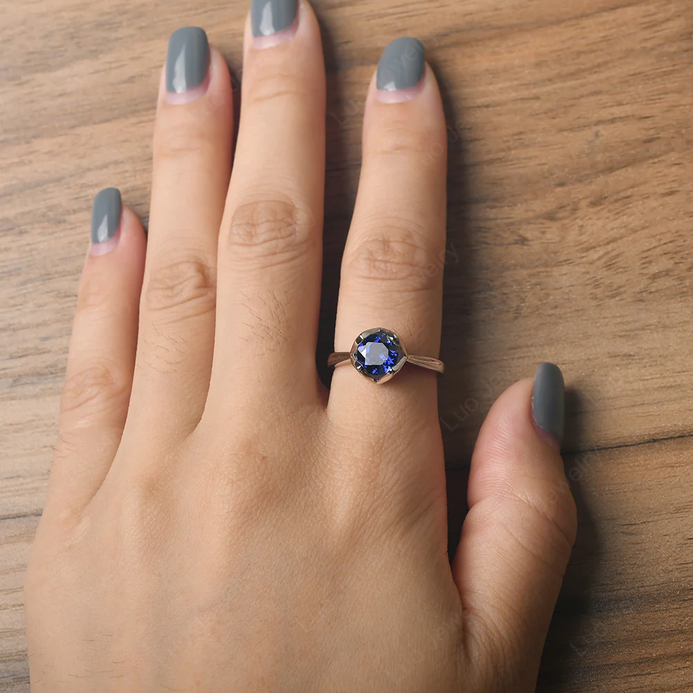 Round Sapphire Solitaire Ring - Image 5