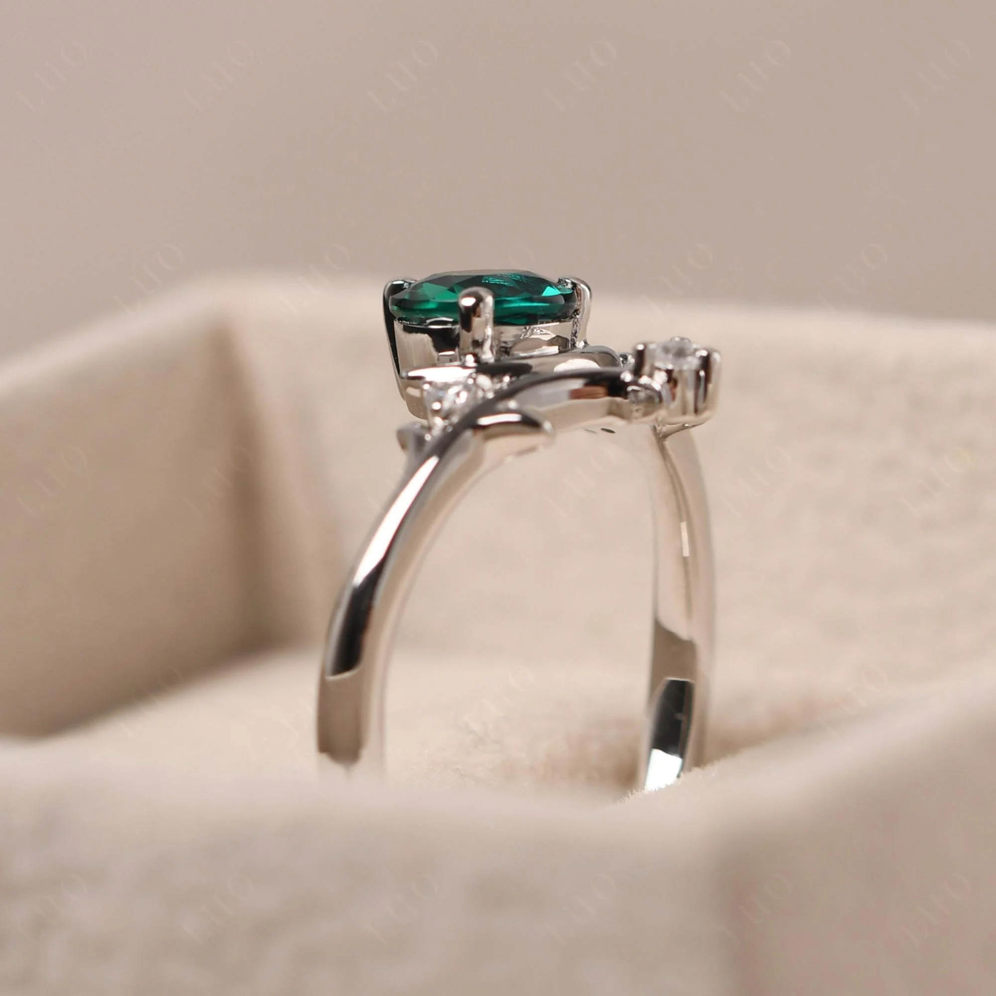 Emerald Moon and Star Ring - Image 32