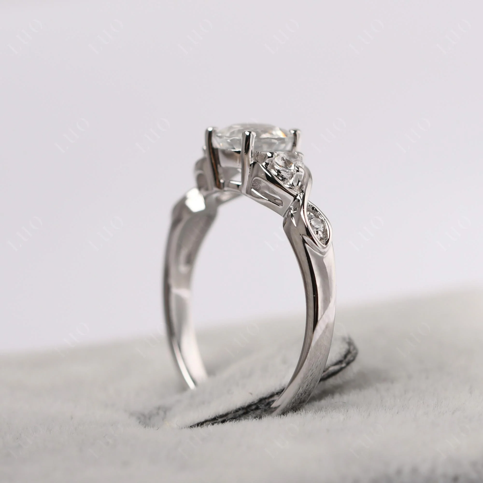 White Topaz Twisted Ring - Image 32