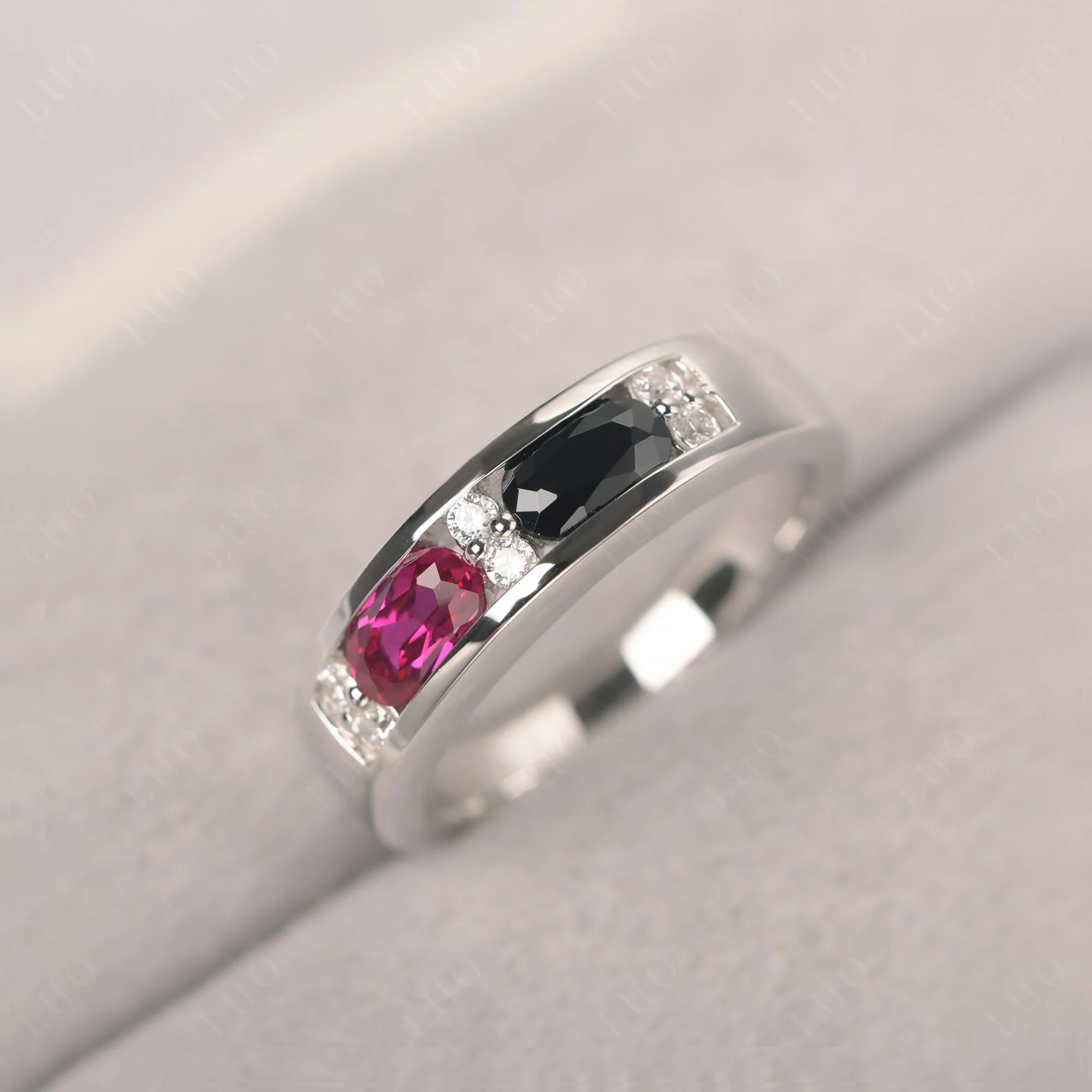 Oval Ruby and Black Spinel Ring - Image 10