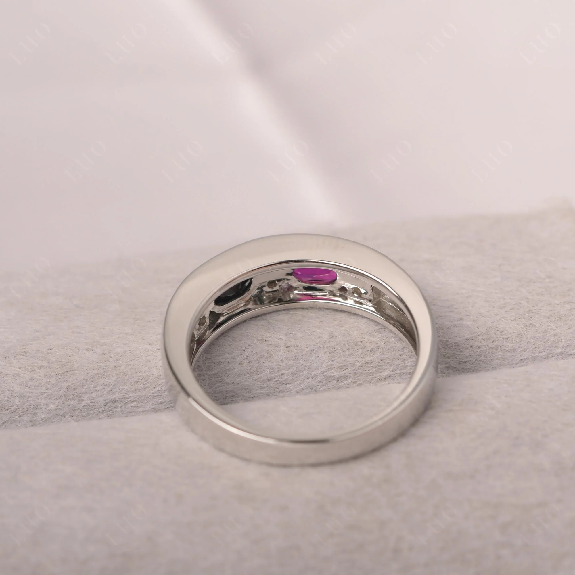 Oval Ruby and Black Spinel Ring - Image 12