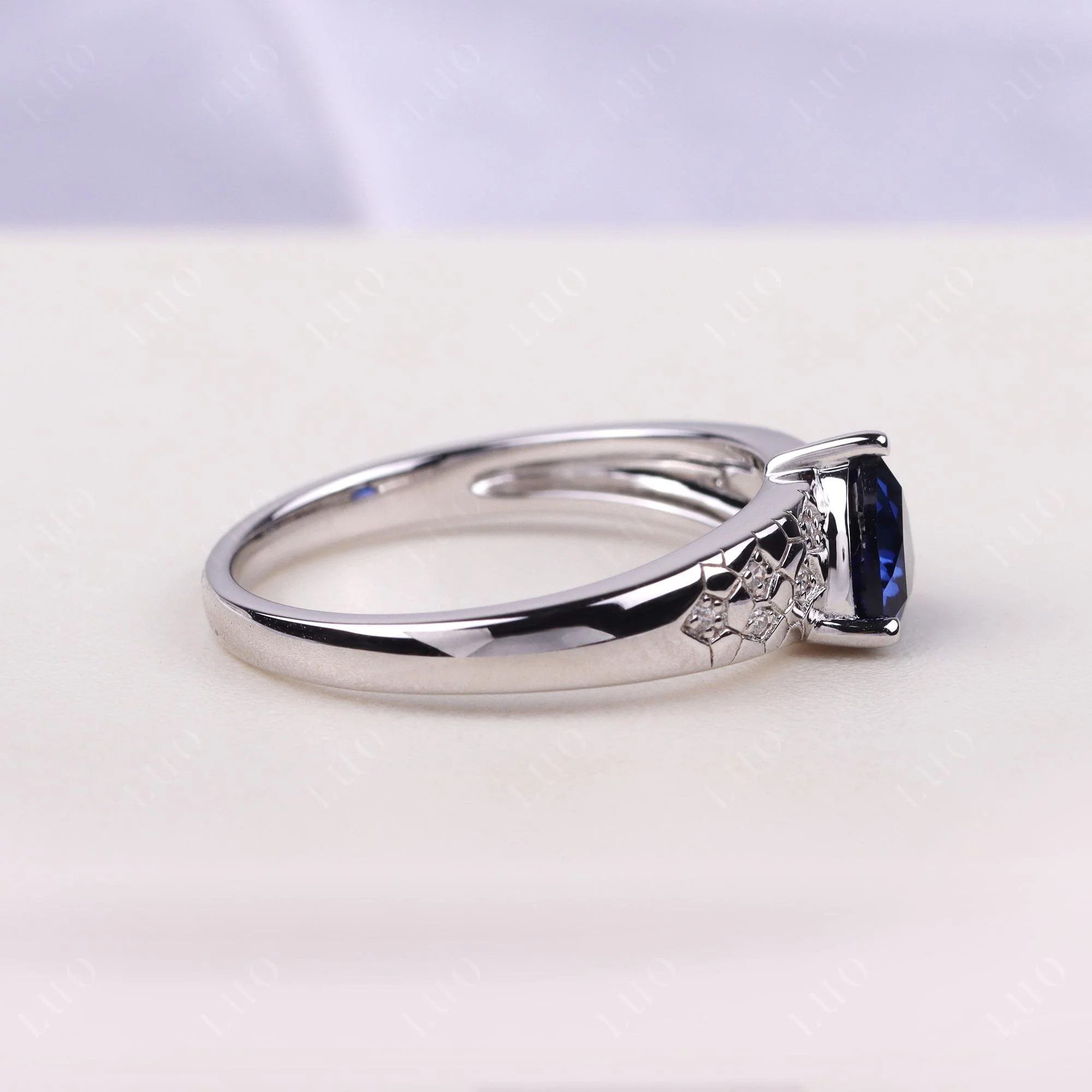 Sapphire Cracked Ring - Image 13