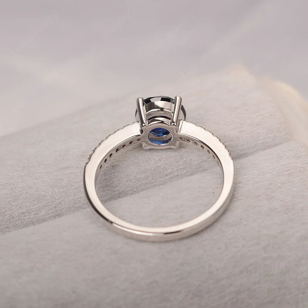 Simple Round Sapphire Ring - Image 4