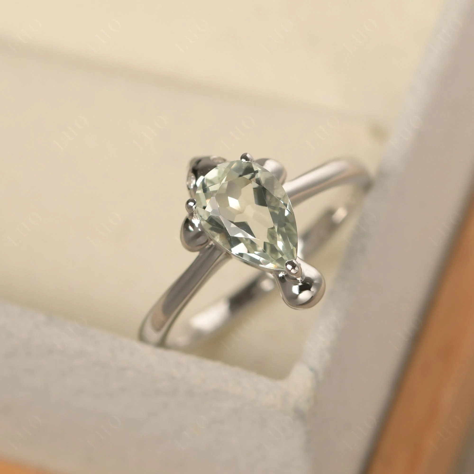 Pear Shaped Green Amethyst Sea Lion Ring - Image 11