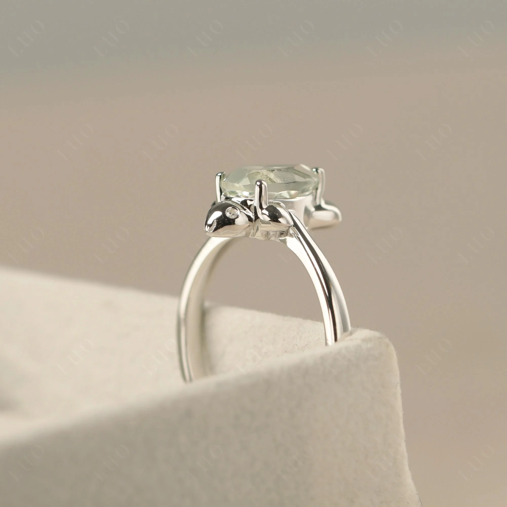 Pear Shaped Green Amethyst Sea Lion Ring - Image 13