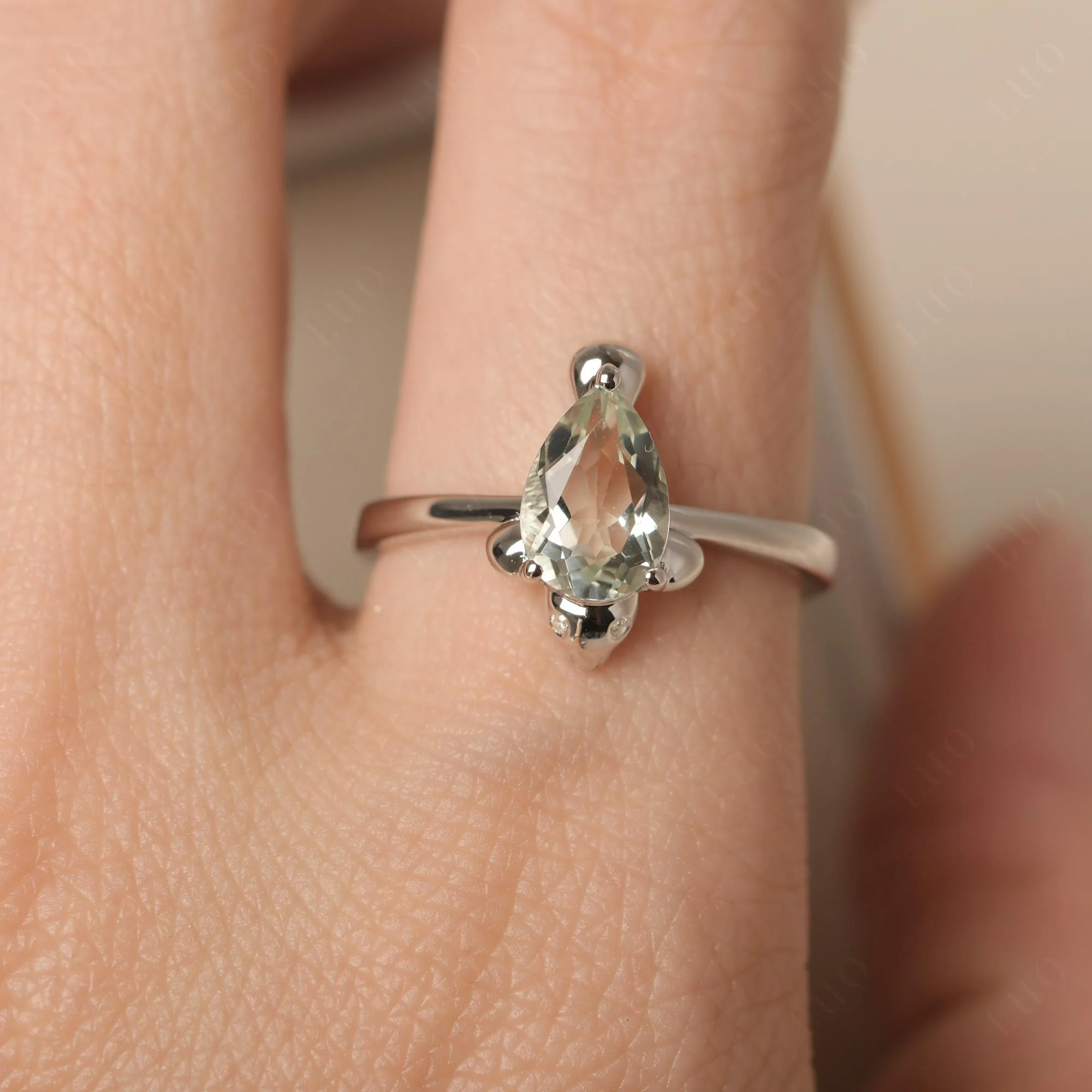 Pear Shaped Green Amethyst Sea Lion Ring - Image 14
