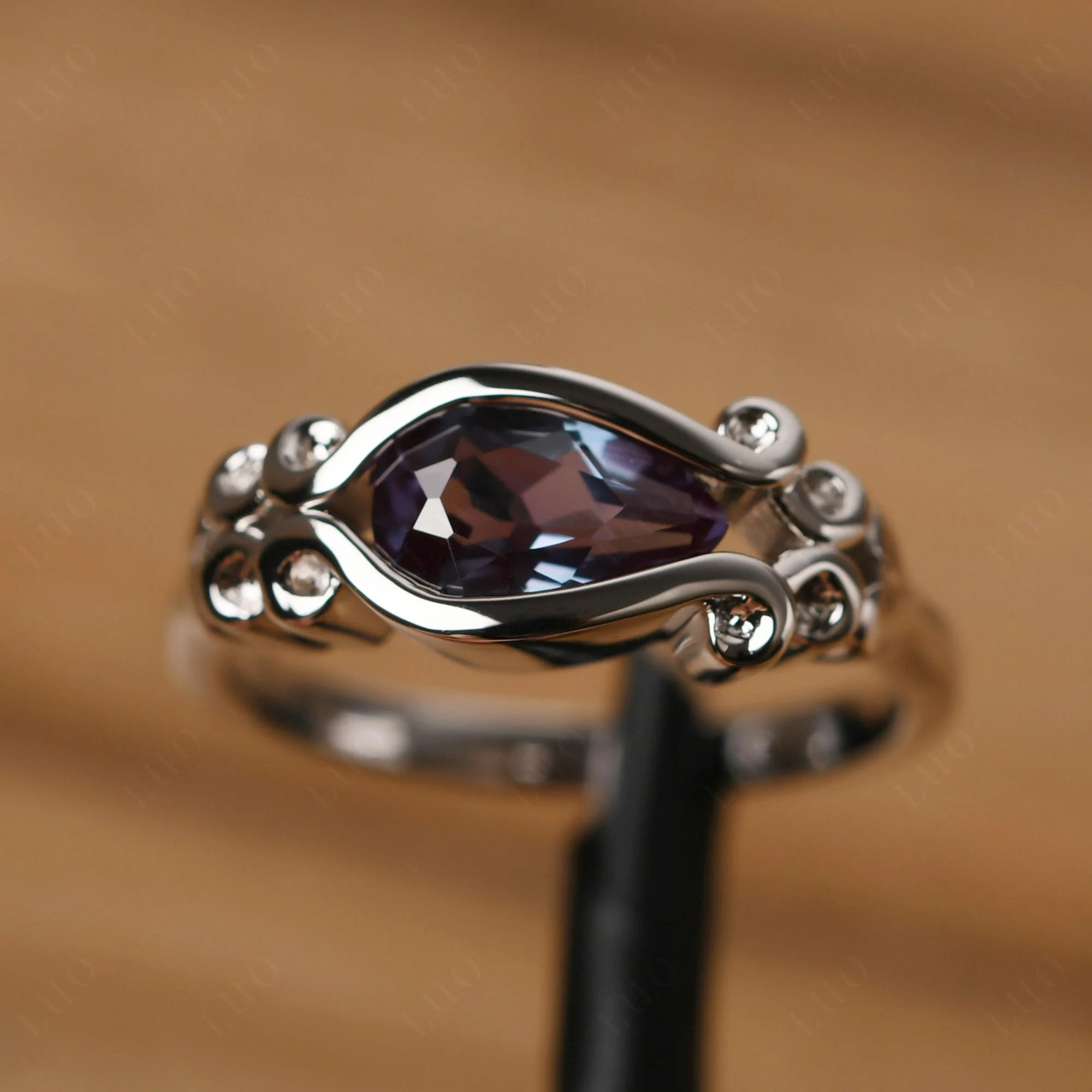 Pear Shaped Alexandrite Scroll Ring - Image 12