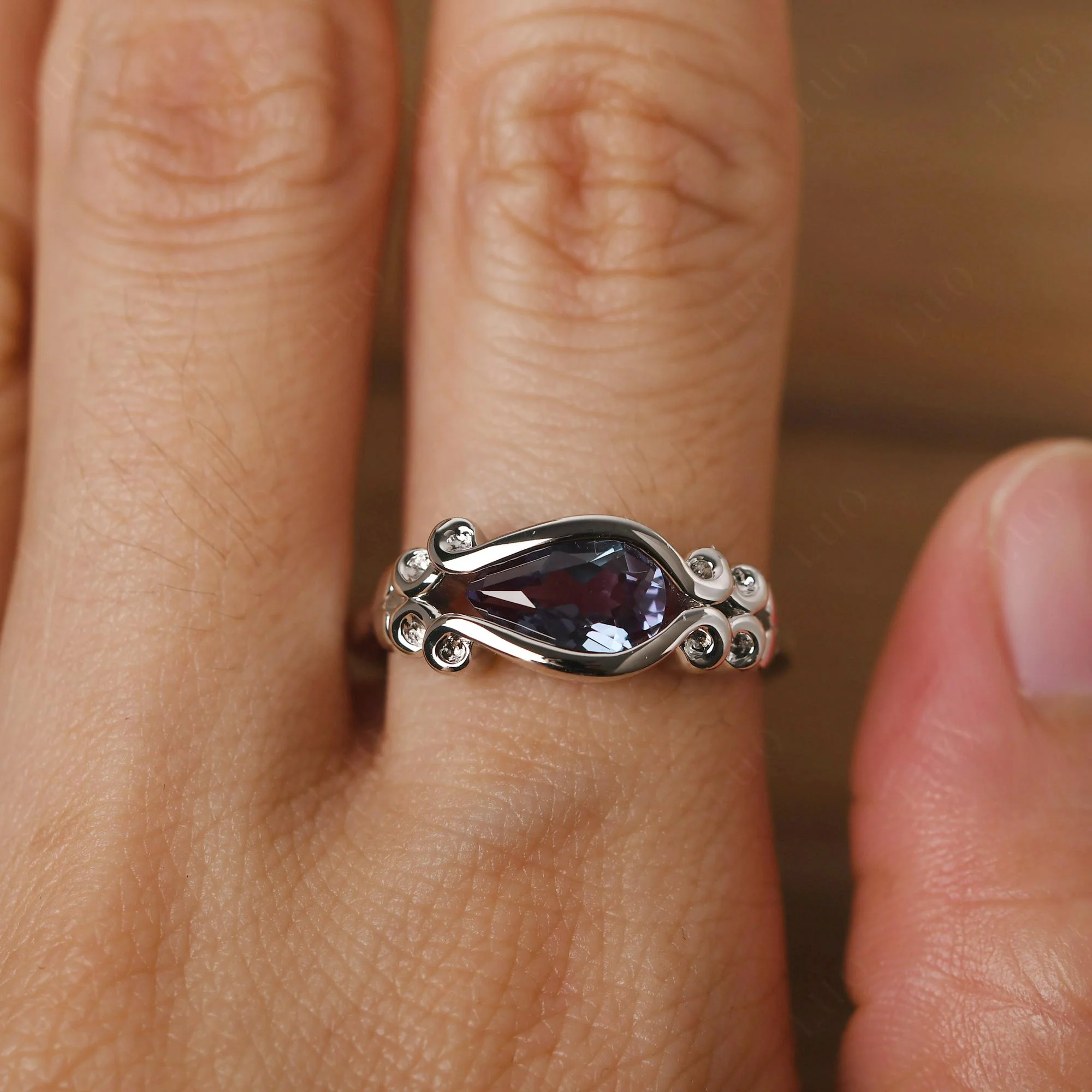 Pear Shaped Alexandrite Scroll Ring - Image 15