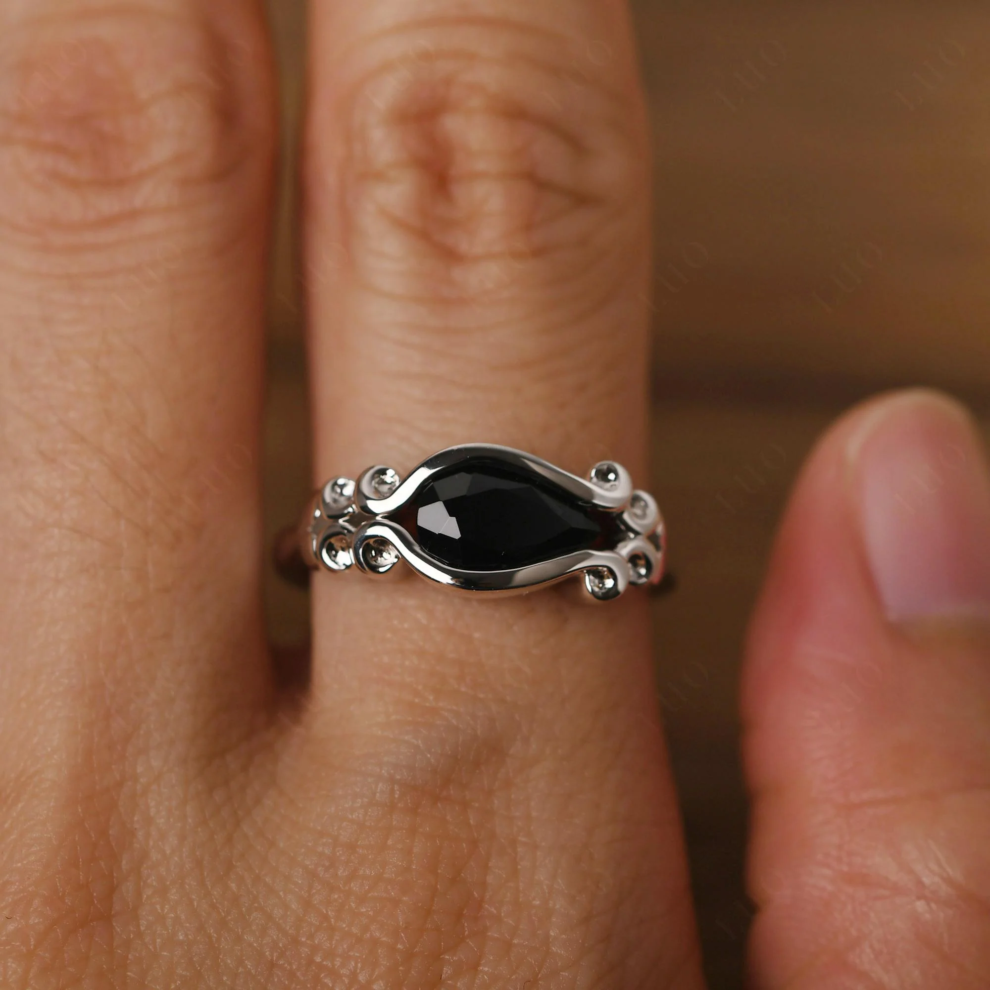 Black Spinel Scrollwork Ring - Image 15