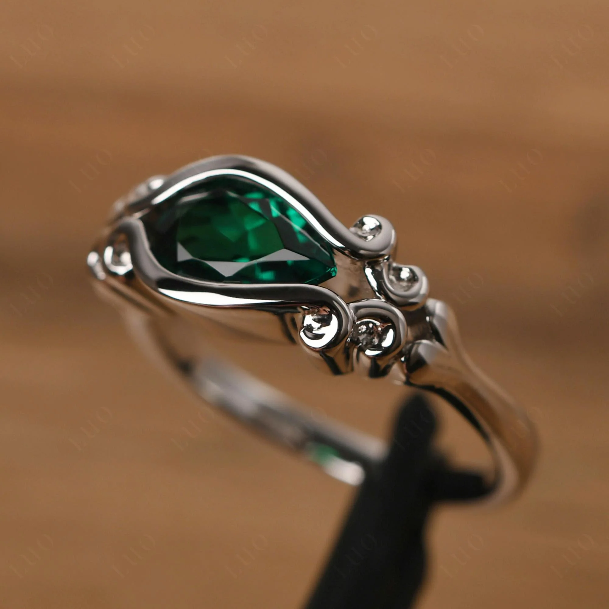 Emerald Scrollwork Ring - Image 12