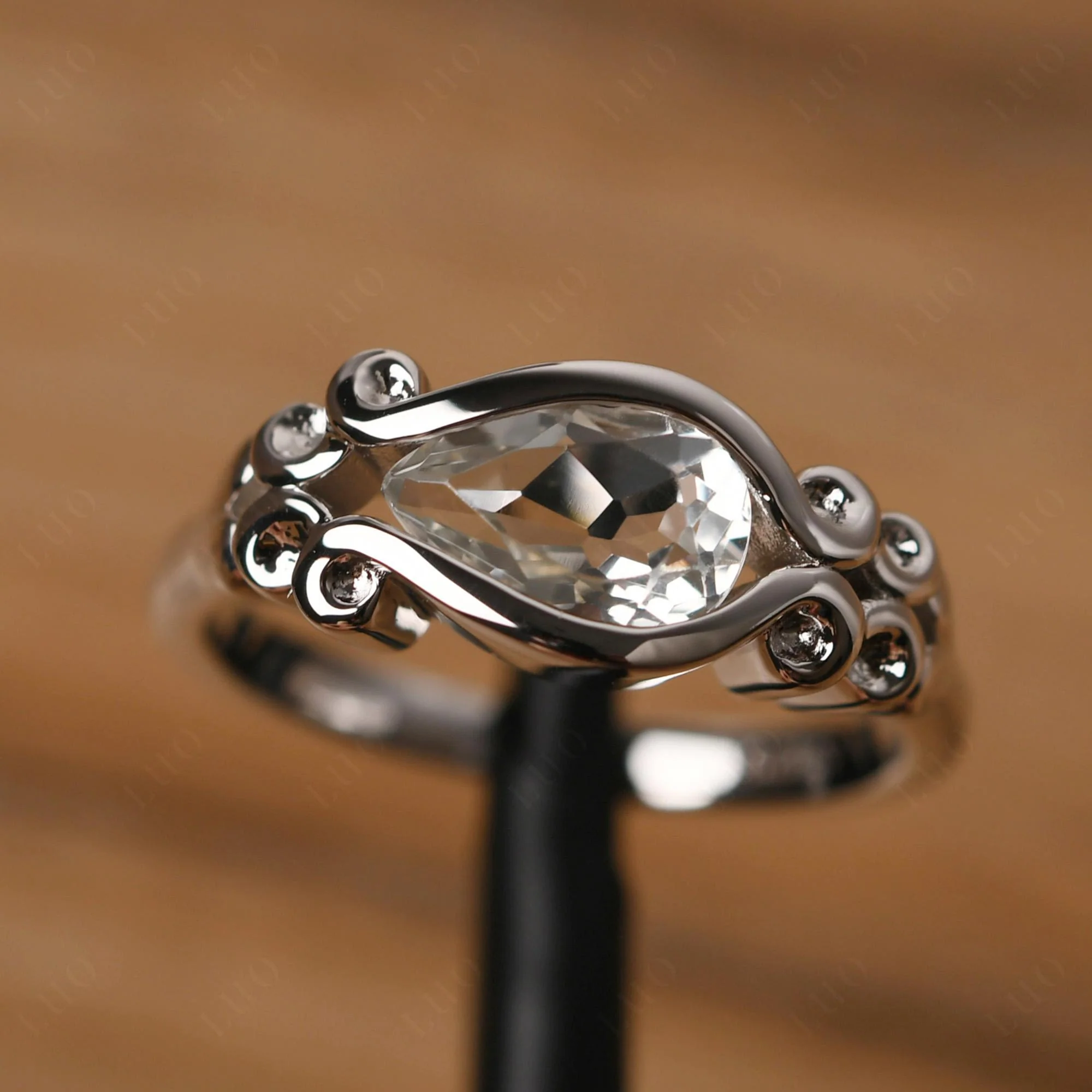Green Amethyst Scrollwork Ring - Image 10