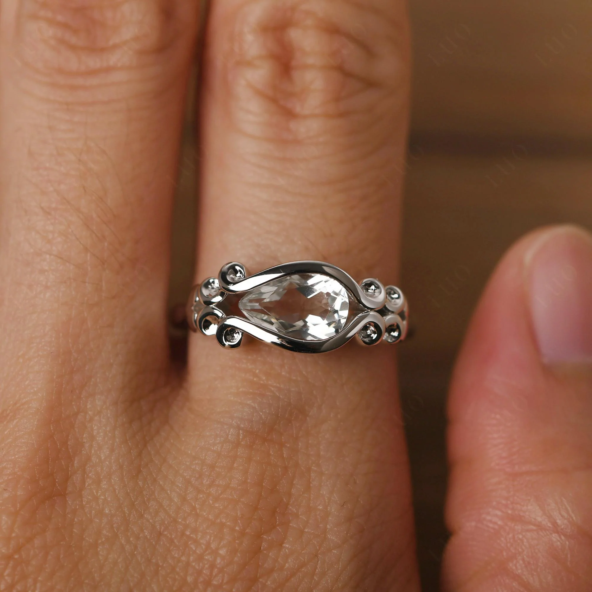Green Amethyst Scrollwork Ring - Image 14