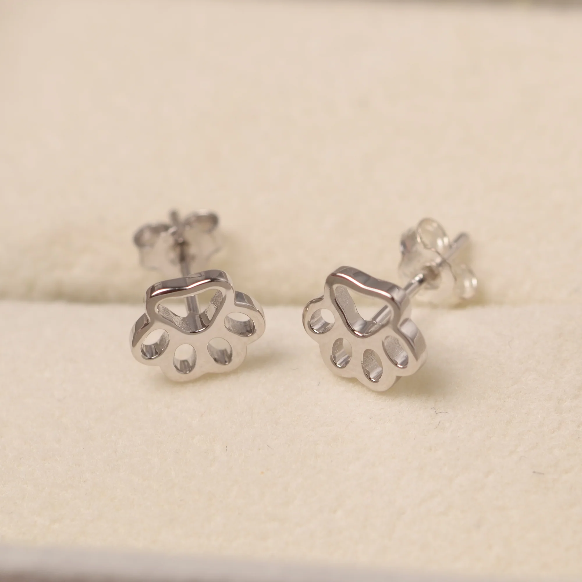 Simple Cute Cat Claw Stud Earringsnone - Image 3