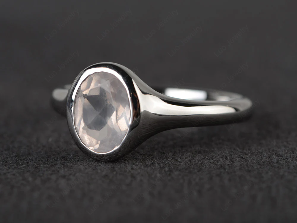 Simple Oval Bezel Set Rose Quartz Ring - Image 2