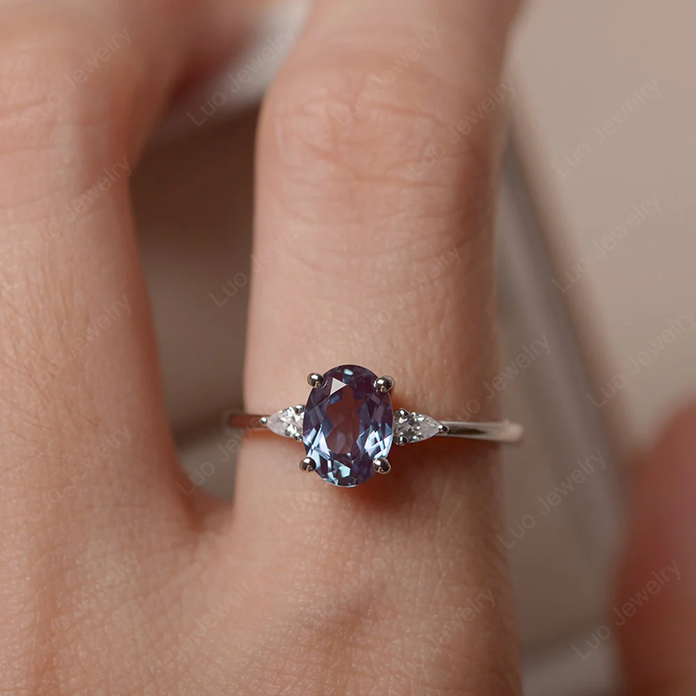 Simple Oval Cut Alexandrite Ring - Image 6