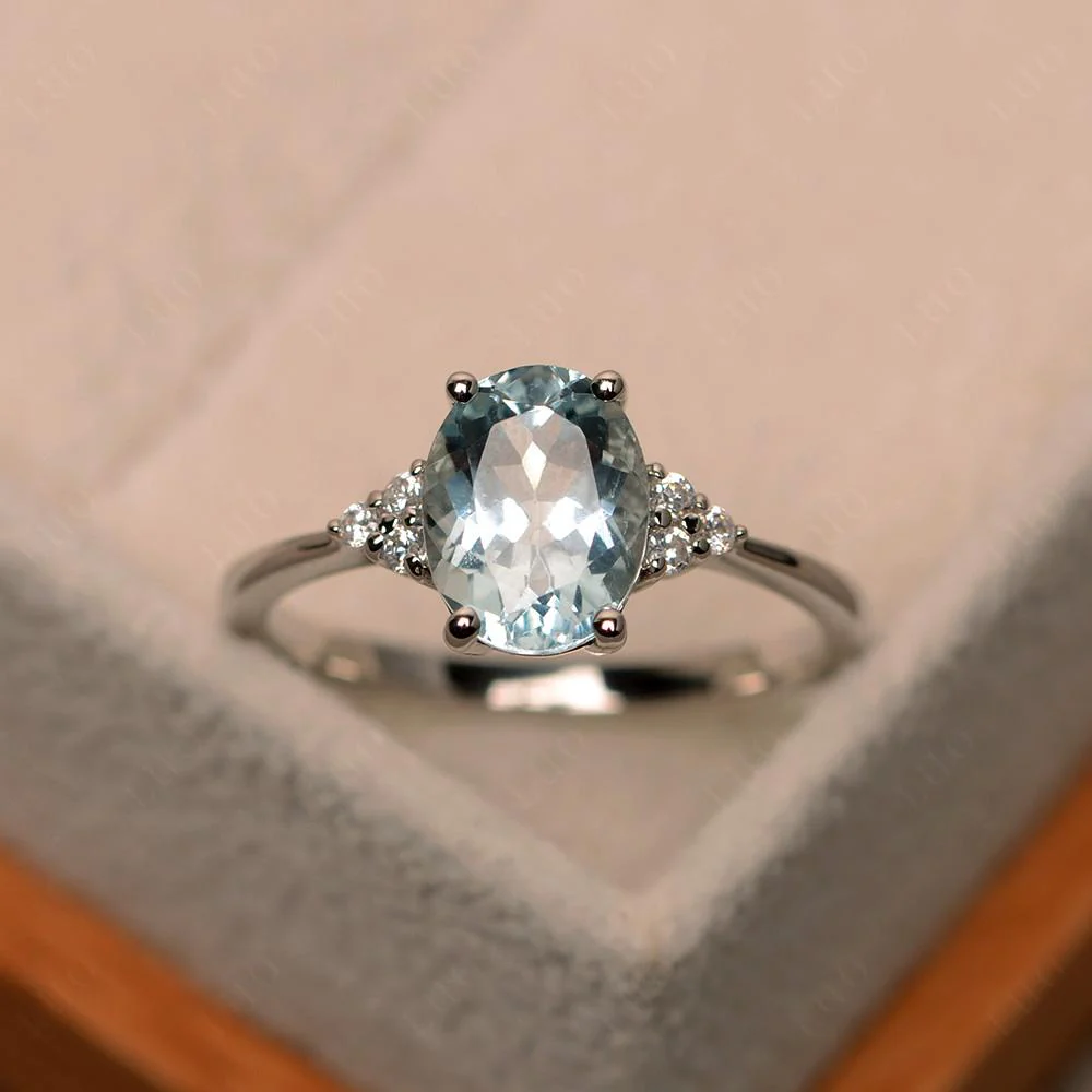 Simple Oval Aquamarine Ring - Image 10