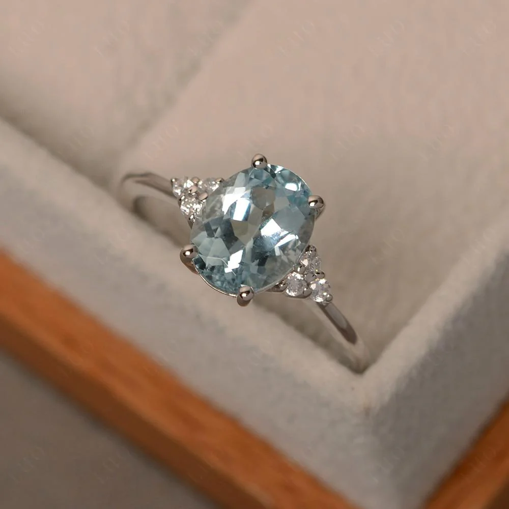 Simple Oval Aquamarine Ring - Image 11