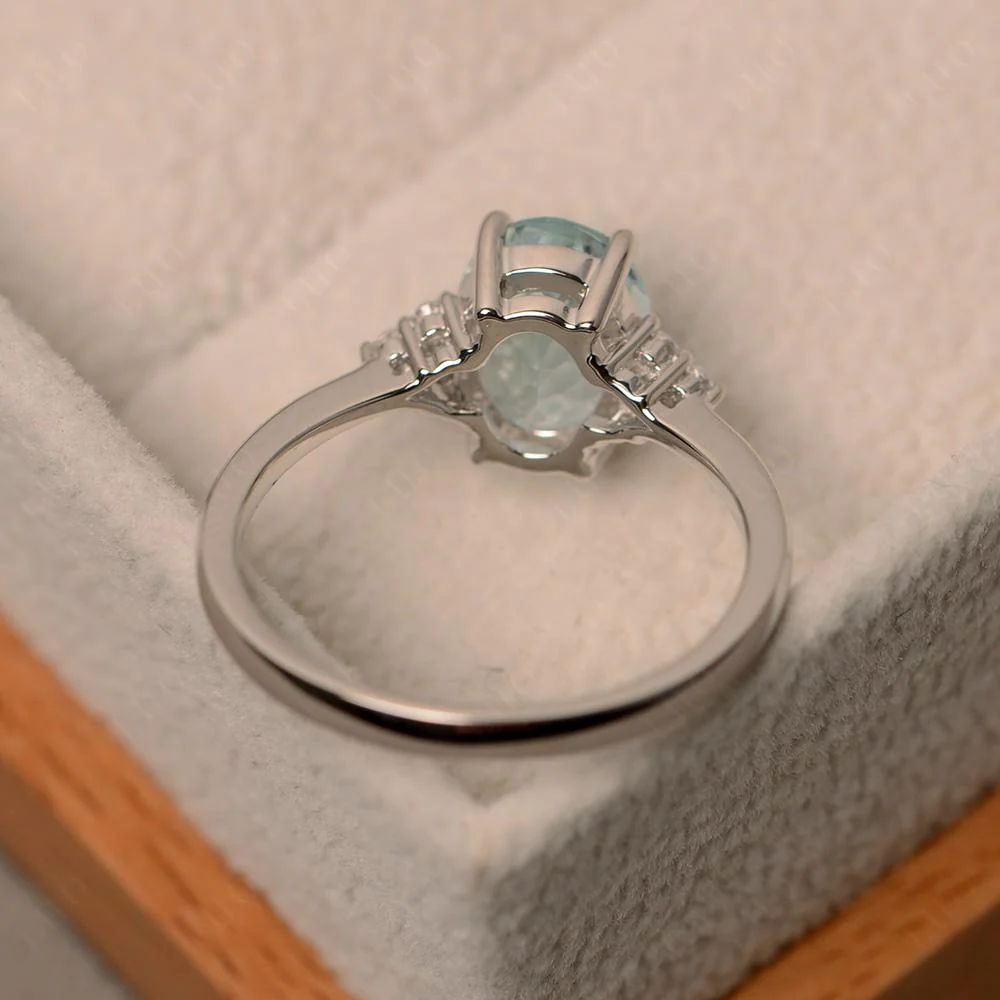 Simple Oval Aquamarine Ring - Image 12