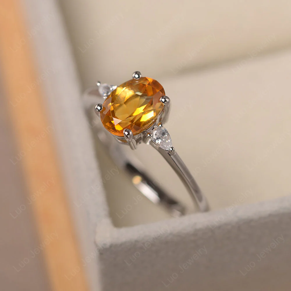 Simple Oval Cut Citrine Ring - Image 3