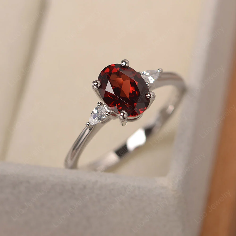 Simple Oval Cut Garnet Ring - Image 3