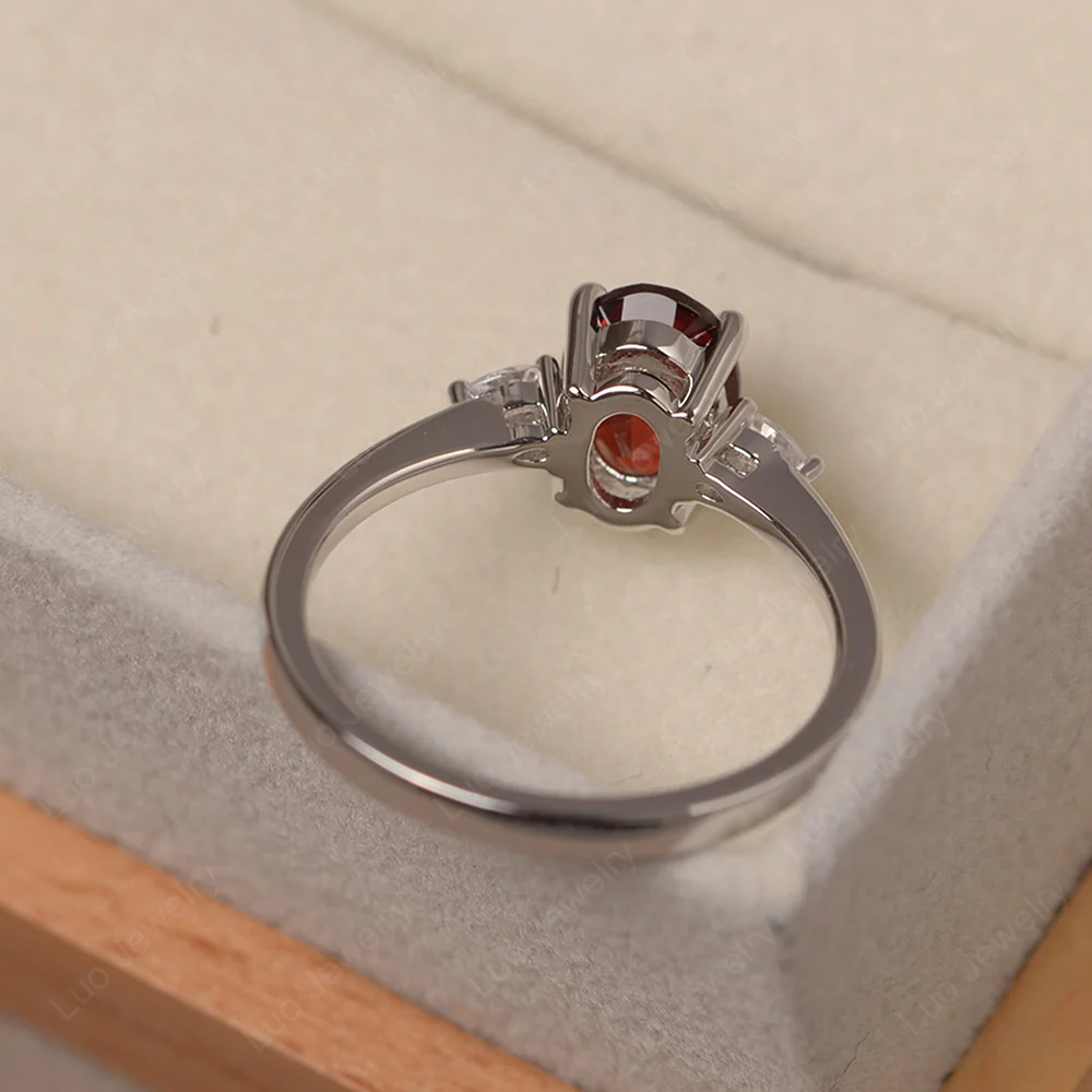 Simple Oval Cut Garnet Ring - Image 4