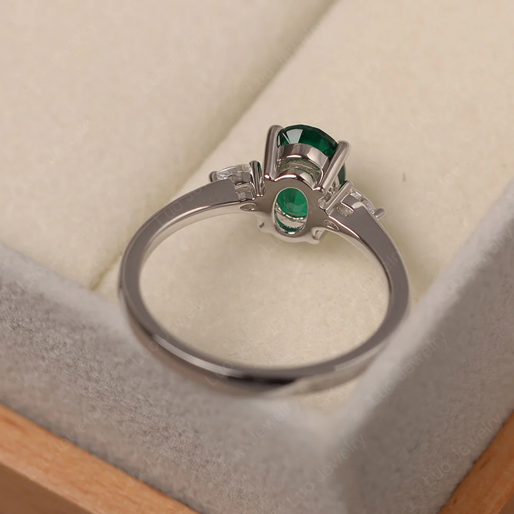 Emerald Oval Engagement Ring - Image 3