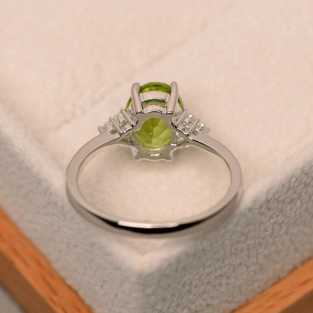 Simple Oval Peridot Ring - Image 12