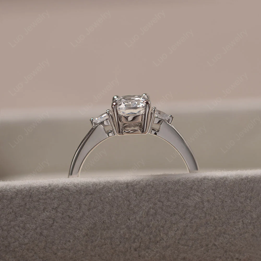 Simple Oval Cut White Topaz Ring - Image 6