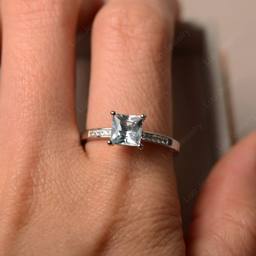 Simple Princess Cut Aquamarine Ring - Image 4