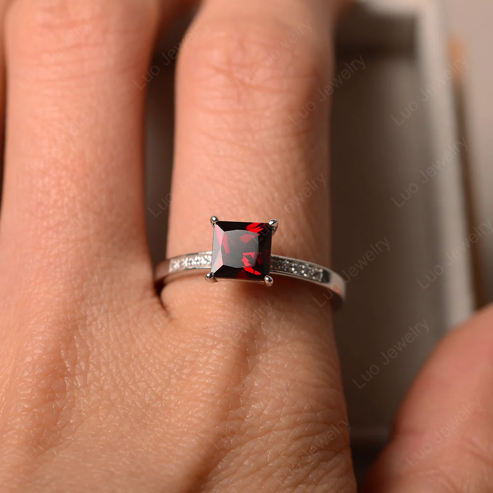 Simple Princess Cut Garnet Ring - Image 4