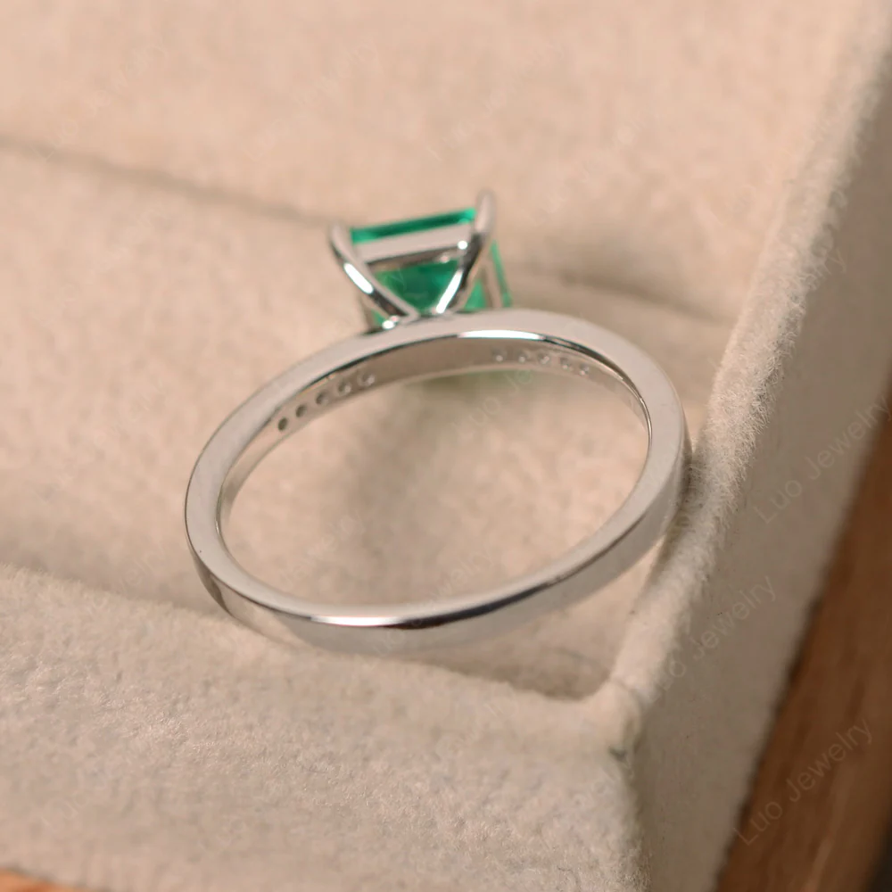 Simple Princess Cut Emerald Ring - Image 3
