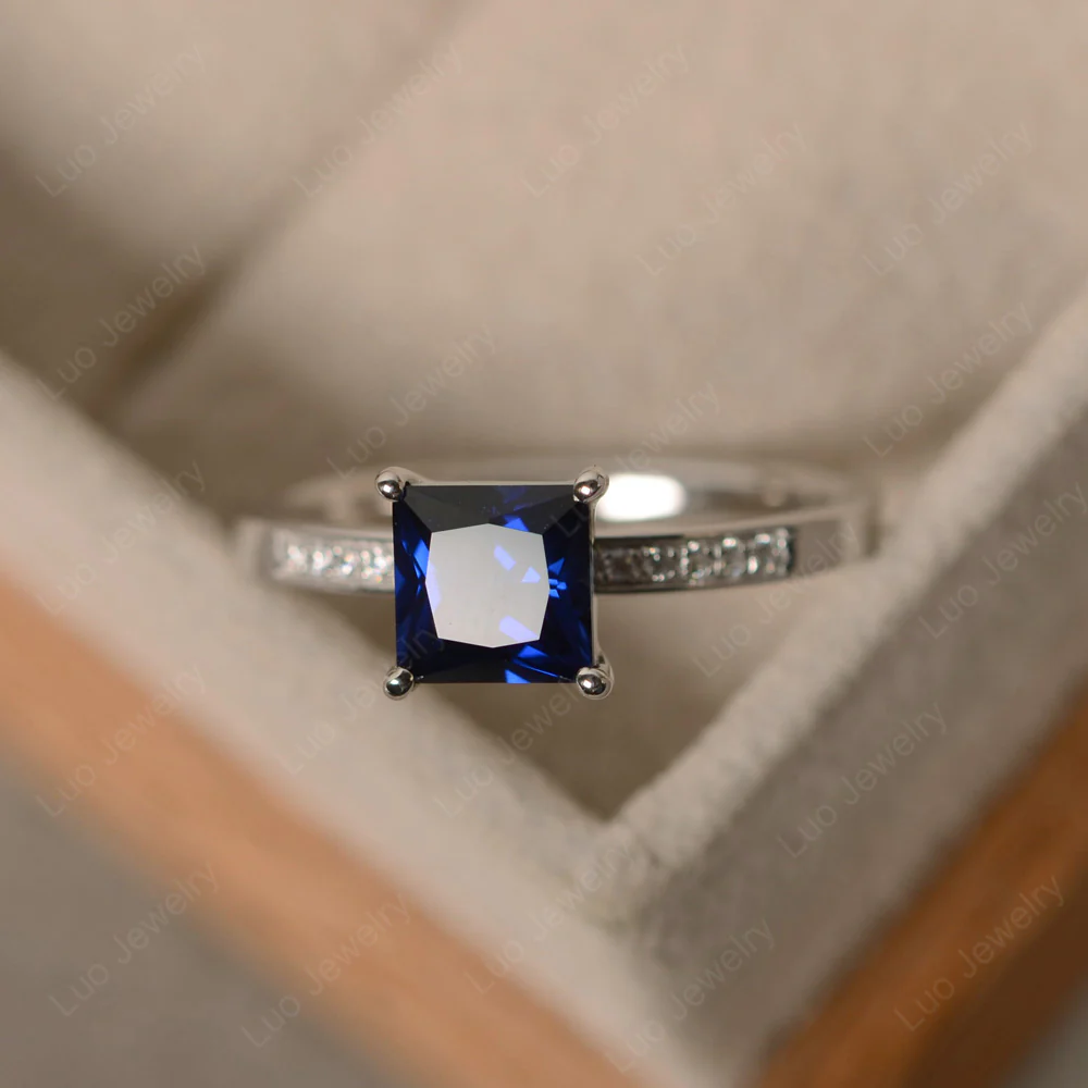 Simple Princess Cut Sapphire Ring - Image 4